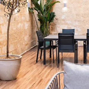 Valletta Waterfront Backyard Flat By Arcobnb Apartment